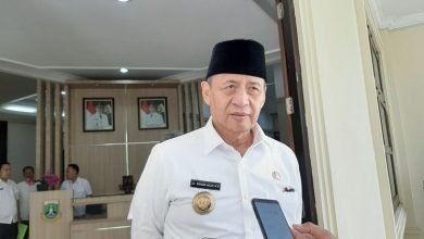 Photo of Gubernur Banten Ungkap Keluhan PPKM, Kelangkaan Obat-Keterbatasan Vaksin