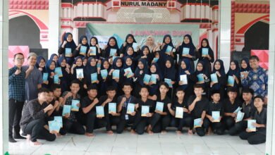 Photo of Tradisi Menulis, Santri dan Alumni Nurul Madany Launching Buku