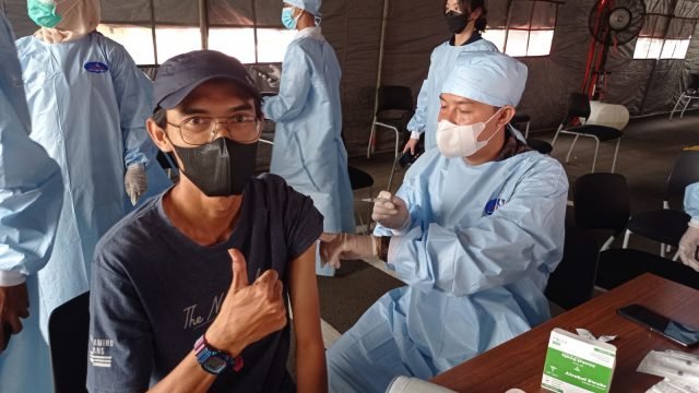 Photo of Terus Digencarkan, Vaksinasi Booster di Kota Tangsel Capai 65 Persen